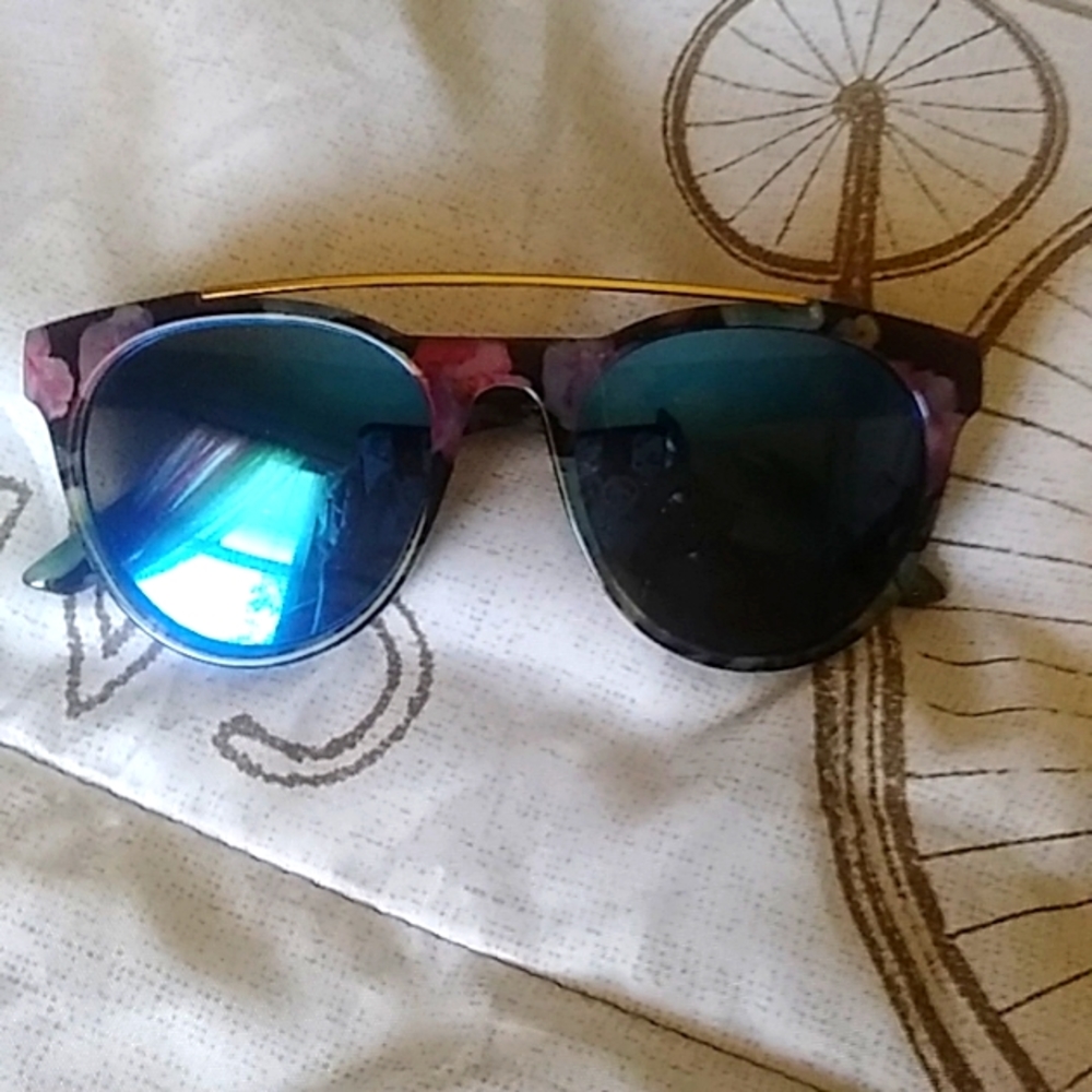 Pink/Green Floral Sunglasses w Gold brow bar